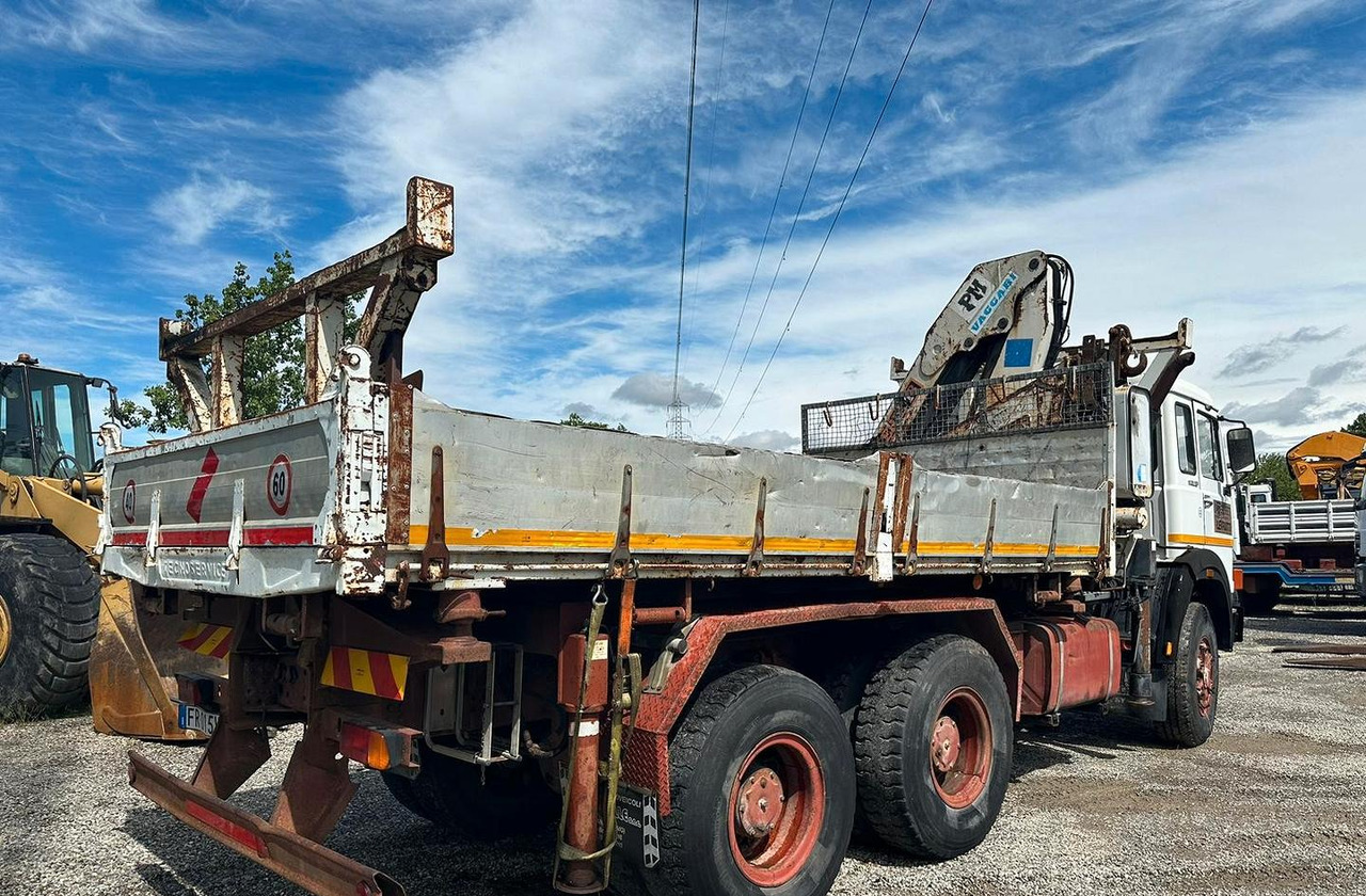 Iveco 330 26 con gru - Kamion s otvorenim sandukom, Kamion s kranom: slika  Iveco 330 26 con gru - Kamion s otvorenim sandukom, Kamion s kranom Iveco 330 26 con gru - Kamion s otvorenim sandukom, Kamion s kranom: slika  Iveco 330 26 con gru - Kamion s otvorenim sandukom, Kamion s kranom