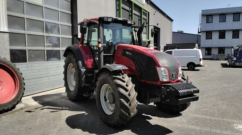 Valtra T153 Versu - Traktor: slika Valtra T153 Versu - Traktor Valtra T153 Versu - Traktor: slika Valtra T153 Versu - Traktor