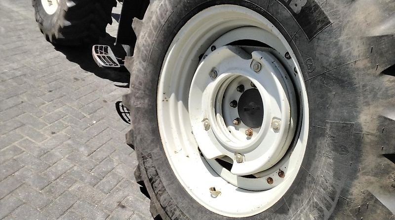 Valtra T153 Versu - Traktor: slika Valtra T153 Versu - Traktor Valtra T153 Versu - Traktor: slika Valtra T153 Versu - Traktor
