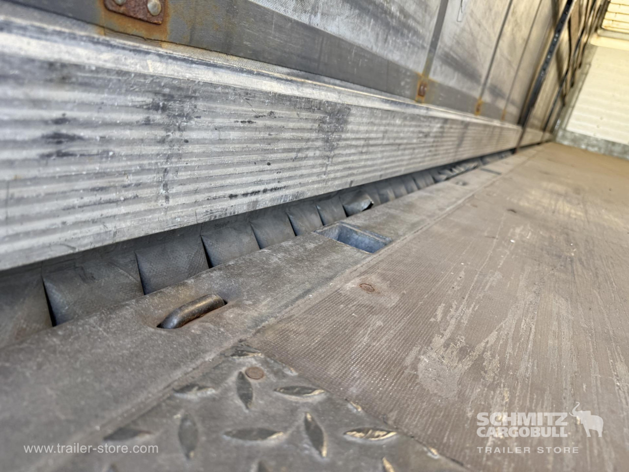 SCHMITZ Curtainsider Standard - Poluprikolica s ceradom: slika SCHMITZ Curtainsider Standard - Poluprikolica s ceradom SCHMITZ Curtainsider Standard - Poluprikolica s ceradom: slika SCHMITZ Curtainsider Standard - Poluprikolica s ceradom