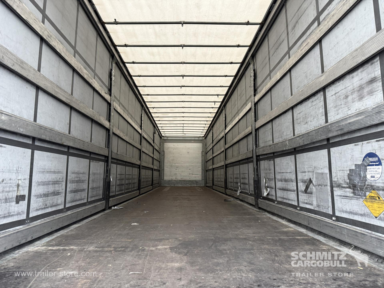 Poluprikolica s ceradom SCHMITZ Curtainsider Standard: slika Poluprikolica s ceradom SCHMITZ Curtainsider Standard