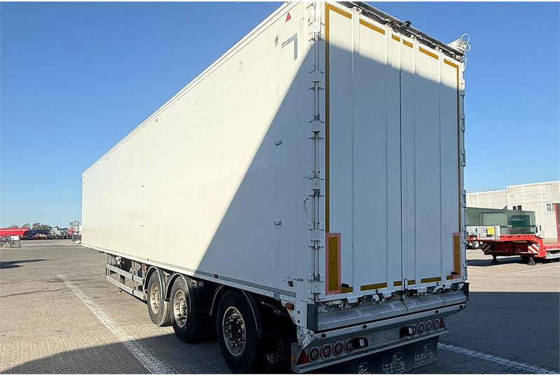 Poluprikolica s pokretnim podom Legras 93 m³: slika Poluprikolica s pokretnim podom Legras 93 m³ Poluprikolica s pokretnim podom Legras 93 m³: slika Poluprikolica s pokretnim podom Legras 93 m³