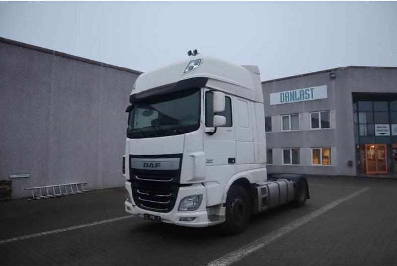 DAF XF 460 EURO 6 - Tegljač: slika DAF XF 460 EURO 6 - Tegljač DAF XF 460 EURO 6 - Tegljač: slika DAF XF 460 EURO 6 - Tegljač