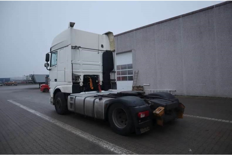 DAF XF 460 EURO 6 - Tegljač: slika DAF XF 460 EURO 6 - Tegljač DAF XF 460 EURO 6 - Tegljač: slika DAF XF 460 EURO 6 - Tegljač