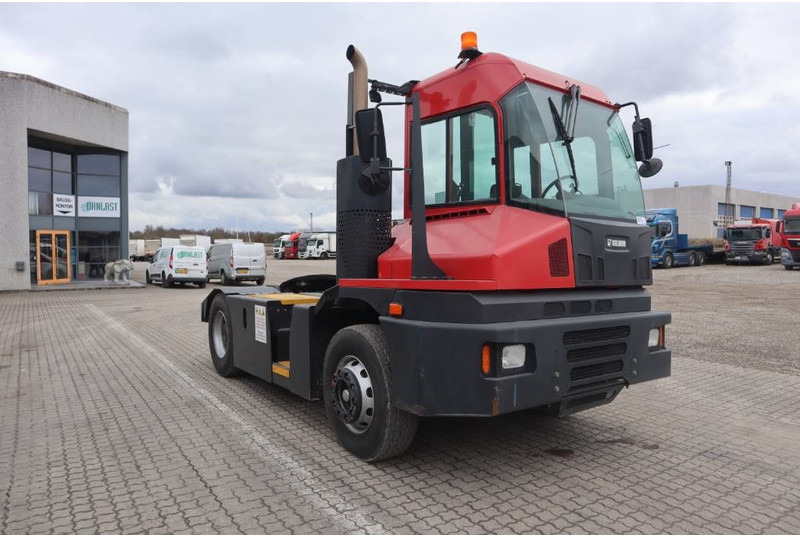 Kalmar Terminal tractor / Terminal-Zugmaschine / - Tegljač: slika Kalmar Terminal tractor / Terminal-Zugmaschine / - Tegljač Kalmar Terminal tractor / Terminal-Zugmaschine / - Tegljač: slika Kalmar Terminal tractor / Terminal-Zugmaschine / - Tegljač
