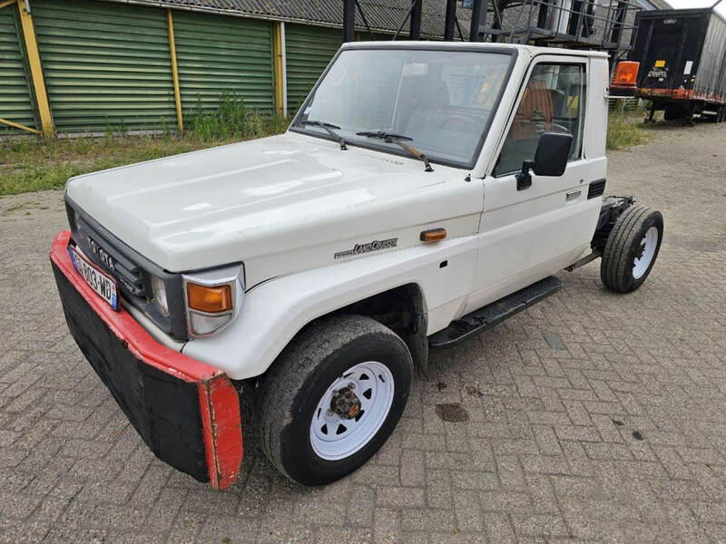 Toyota Land Cruiser LB71MOD - Dostavno vozilo: slika Toyota Land Cruiser LB71MOD - Dostavno vozilo Toyota Land Cruiser LB71MOD - Dostavno vozilo: slika Toyota Land Cruiser LB71MOD - Dostavno vozilo