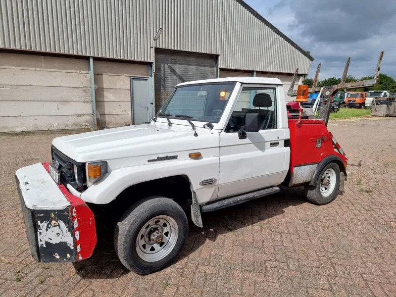 Toyota Land Cruiser PHZJ75RMOD - Dostavno vozilo: slika Toyota Land Cruiser PHZJ75RMOD - Dostavno vozilo Toyota Land Cruiser PHZJ75RMOD - Dostavno vozilo: slika Toyota Land Cruiser PHZJ75RMOD - Dostavno vozilo