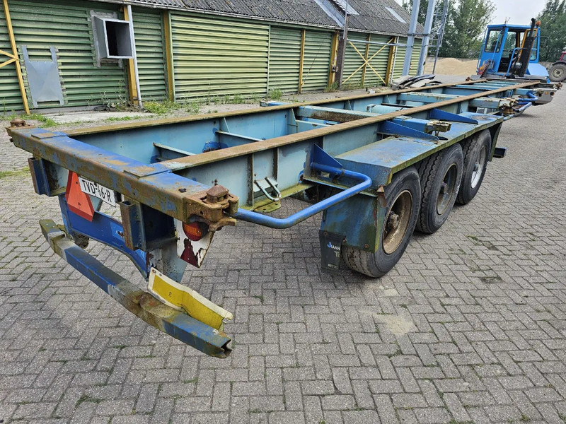 Fruehauf STEELSPRING - Drum - Transporter kontejnera/ Poluprikolica s izmjenjivim sanducima: slika Fruehauf STEELSPRING - Drum - Transporter kontejnera/ Poluprikolica s izmjenjivim sanducima Fruehauf STEELSPRING - Drum - Transporter kontejnera/ Poluprikolica s izmjenjivim sanducima: slika Fruehauf STEELSPRING - Drum - Transporter kontejnera/ Poluprikolica s izmjenjivim sanducima