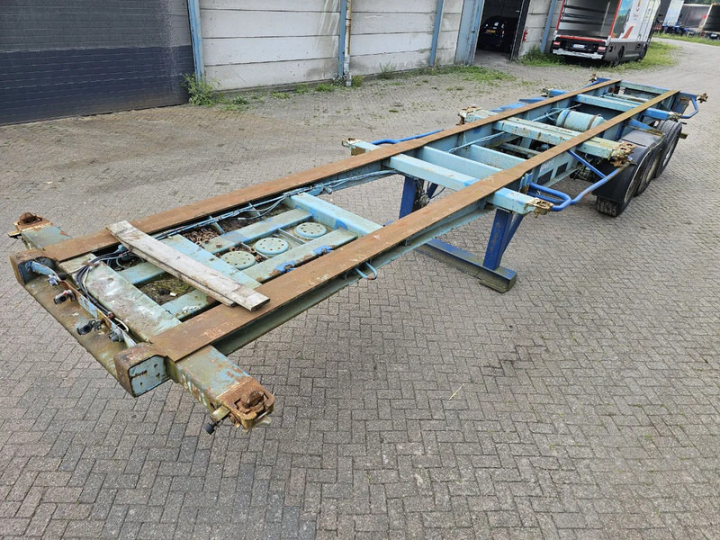 Fruehauf STEELSPRING - Drum - Transporter kontejnera/ Poluprikolica s izmjenjivim sanducima: slika Fruehauf STEELSPRING - Drum - Transporter kontejnera/ Poluprikolica s izmjenjivim sanducima Fruehauf STEELSPRING - Drum - Transporter kontejnera/ Poluprikolica s izmjenjivim sanducima: slika Fruehauf STEELSPRING - Drum - Transporter kontejnera/ Poluprikolica s izmjenjivim sanducima