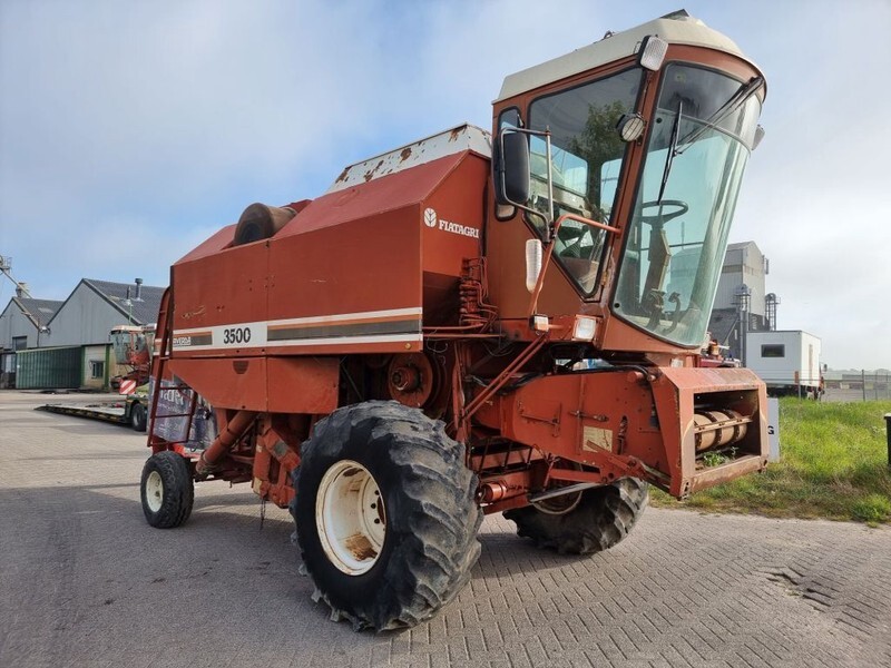 Laverda 3500 - Kombajn za žetvu: slika Laverda 3500 - Kombajn za žetvu Laverda 3500 - Kombajn za žetvu: slika Laverda 3500 - Kombajn za žetvu