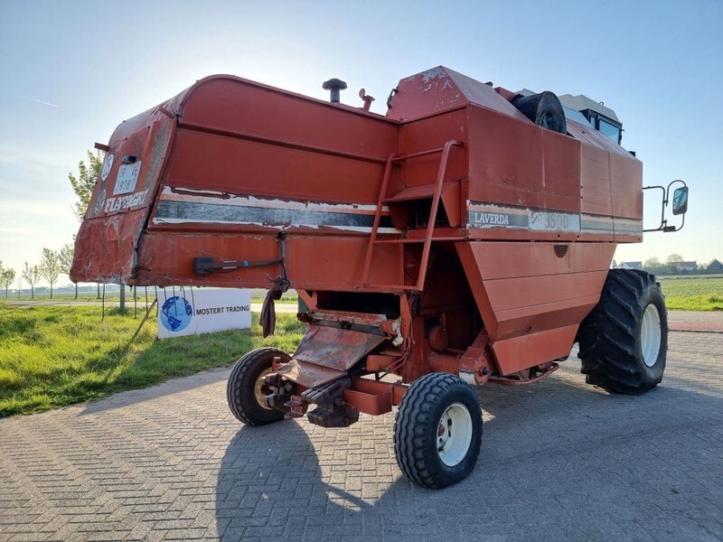 Laverda 3500 - Kombajn za žetvu: slika Laverda 3500 - Kombajn za žetvu Laverda 3500 - Kombajn za žetvu: slika Laverda 3500 - Kombajn za žetvu