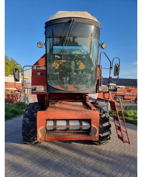 Laverda 3500 - Kombajn za žetvu: slika Laverda 3500 - Kombajn za žetvu Laverda 3500 - Kombajn za žetvu: slika Laverda 3500 - Kombajn za žetvu
