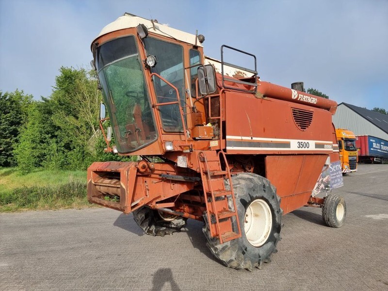 Laverda 3500 - Kombajn za žetvu: slika Laverda 3500 - Kombajn za žetvu Laverda 3500 - Kombajn za žetvu: slika Laverda 3500 - Kombajn za žetvu
