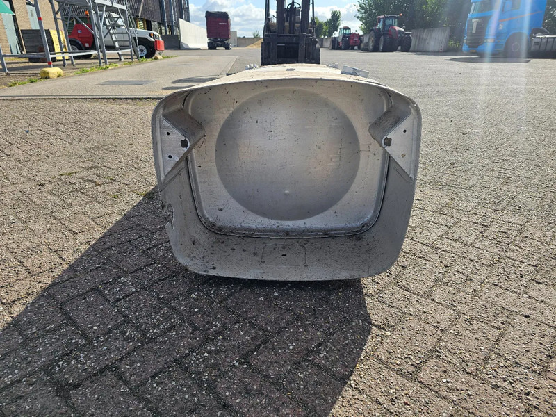 MAN Brandstoftank 595 Liter - L197 B70 H58 - Onderdeel nr. 81.122015733 - Spremnik goriva za Kamion: slika MAN Brandstoftank 595 Liter - L197 B70 H58 - Onderdeel nr. 81.122015733 - Spremnik goriva za Kamion MAN Brandstoftank 595 Liter - L197 B70 H58 - Onderdeel nr. 81.122015733 - Spremnik goriva za Kamion: slika MAN Brandstoftank 595 Liter - L197 B70 H58 - Onderdeel nr. 81.122015733 - Spremnik goriva za Kamion