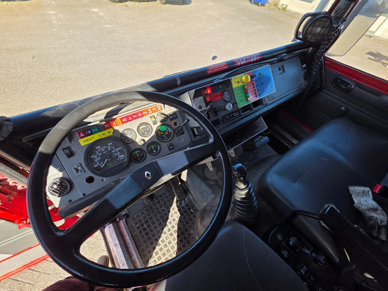 Vatrogasno vozilo Renault Midliner 210 M210: slika Vatrogasno vozilo Renault Midliner 210 M210