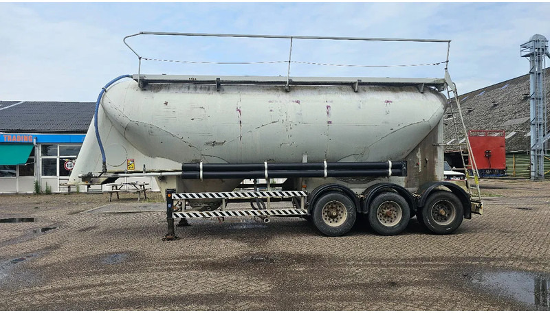 SPITZER Eurovrac Silo 43m3 - Poluprikolica cisterna: slika SPITZER Eurovrac Silo 43m3 - Poluprikolica cisterna SPITZER Eurovrac Silo 43m3 - Poluprikolica cisterna: slika SPITZER Eurovrac Silo 43m3 - Poluprikolica cisterna