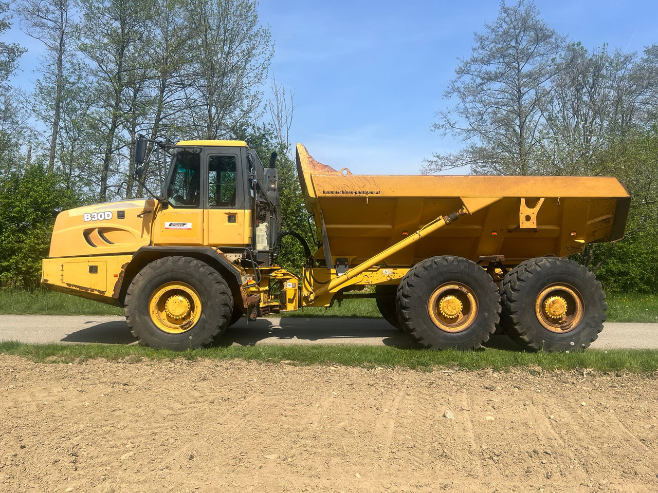 BELL ADT B 30 D - Istovarivač: slika BELL ADT B 30 D - Istovarivač BELL ADT B 30 D - Istovarivač: slika BELL ADT B 30 D - Istovarivač