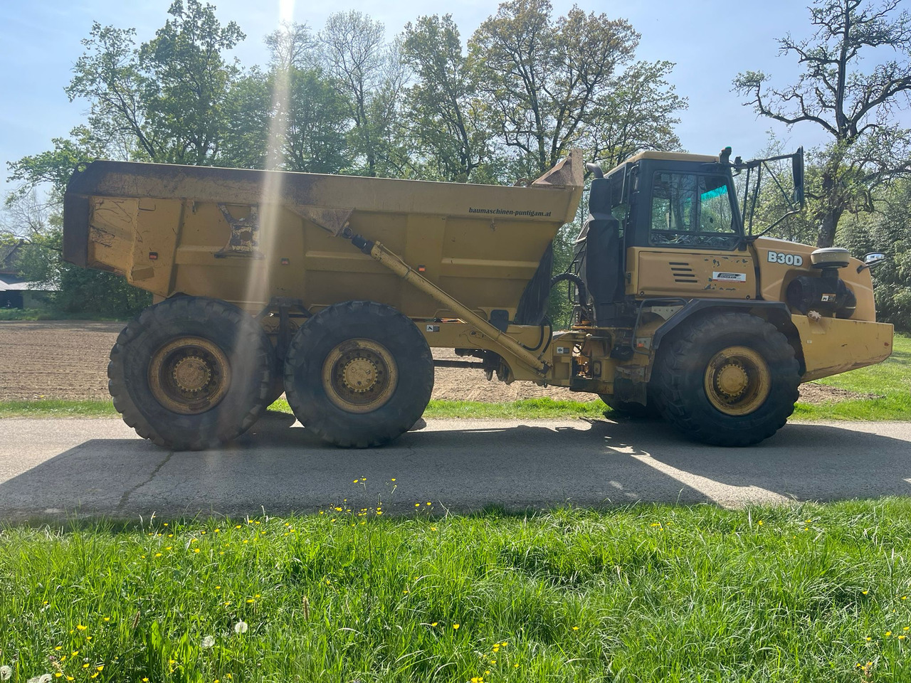 BELL ADT B 30 D - Istovarivač: slika BELL ADT B 30 D - Istovarivač BELL ADT B 30 D - Istovarivač: slika BELL ADT B 30 D - Istovarivač