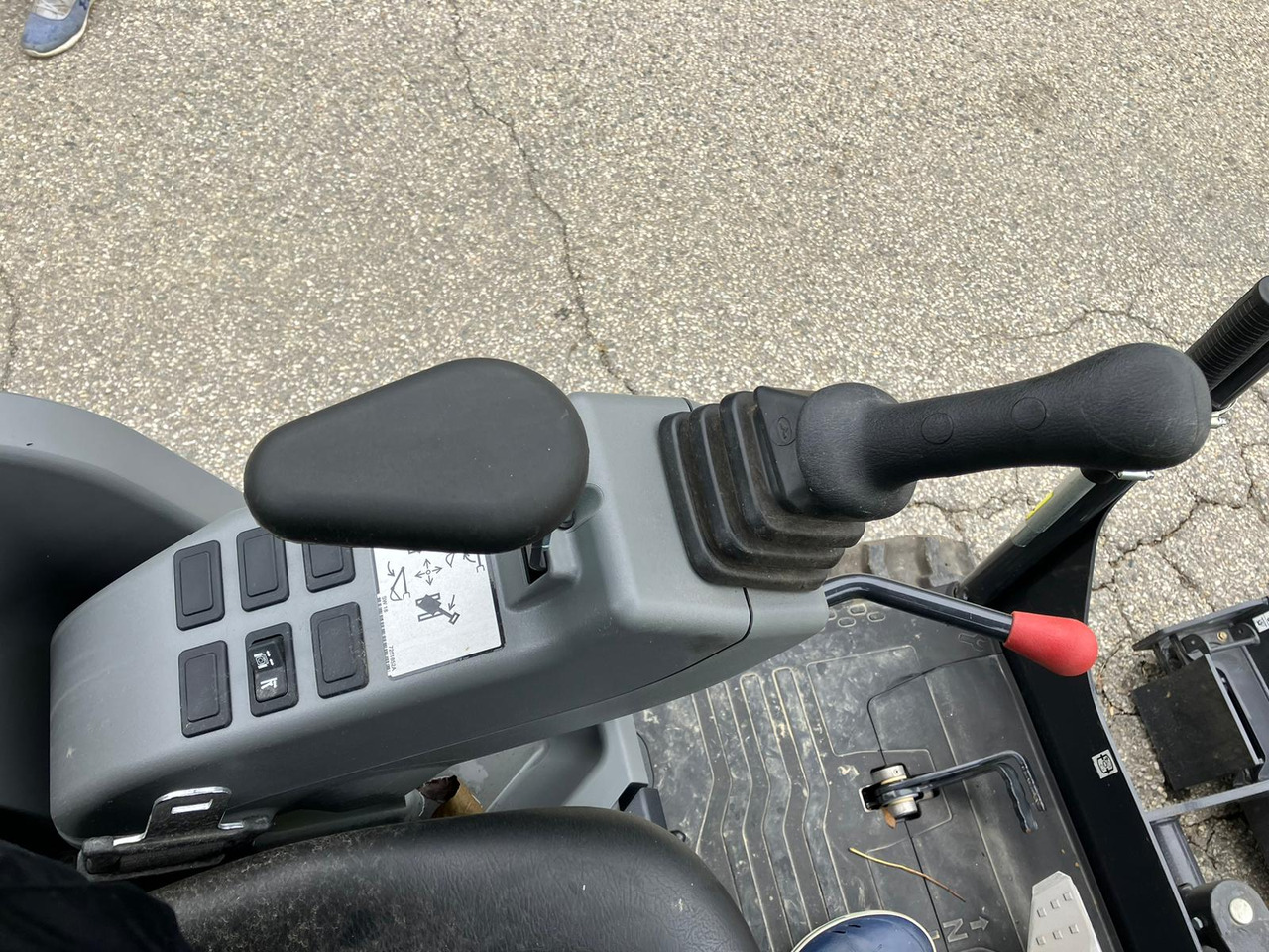 Mini bager BOBCAT E17: slika Mini bager BOBCAT E17