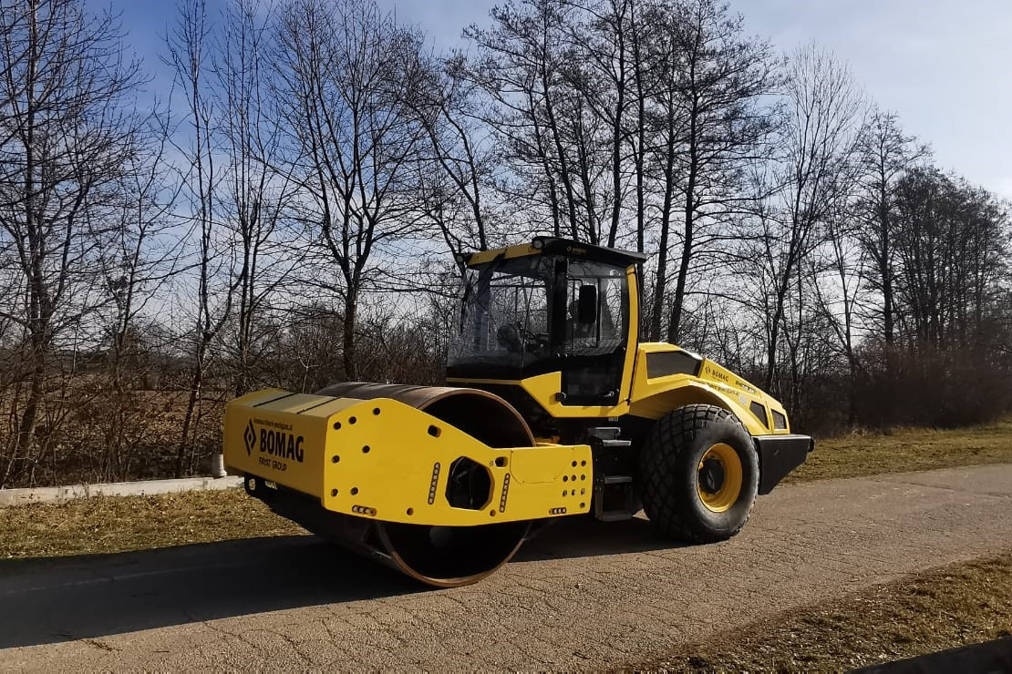 BOMAG BW 219 D-5 - Valjak: slika BOMAG BW 219 D-5 - Valjak BOMAG BW 219 D-5 - Valjak: slika BOMAG BW 219 D-5 - Valjak