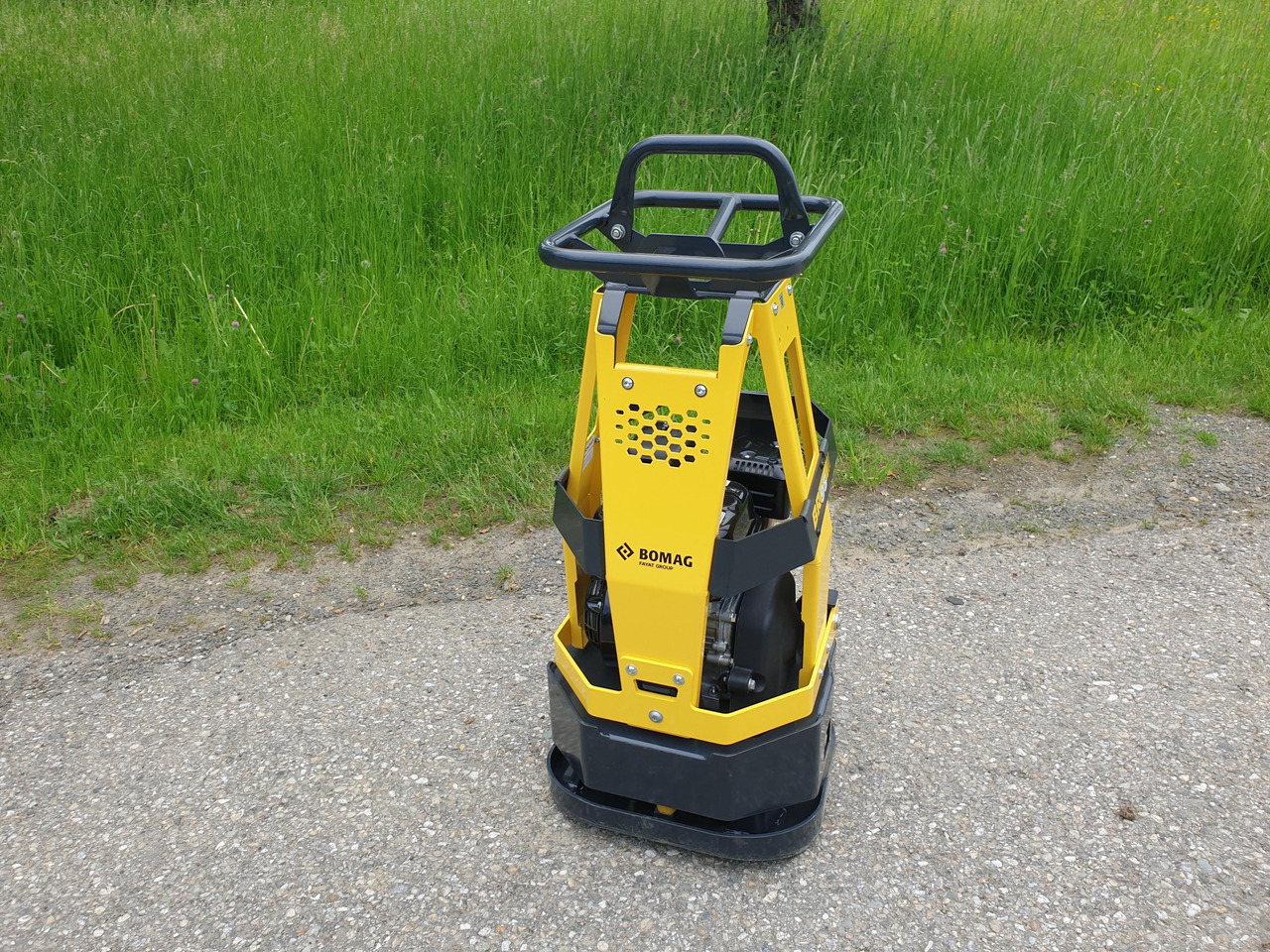 Bomag BR 95 - Vibro ploča: slika Bomag BR 95 - Vibro ploča Bomag BR 95 - Vibro ploča: slika Bomag BR 95 - Vibro ploča