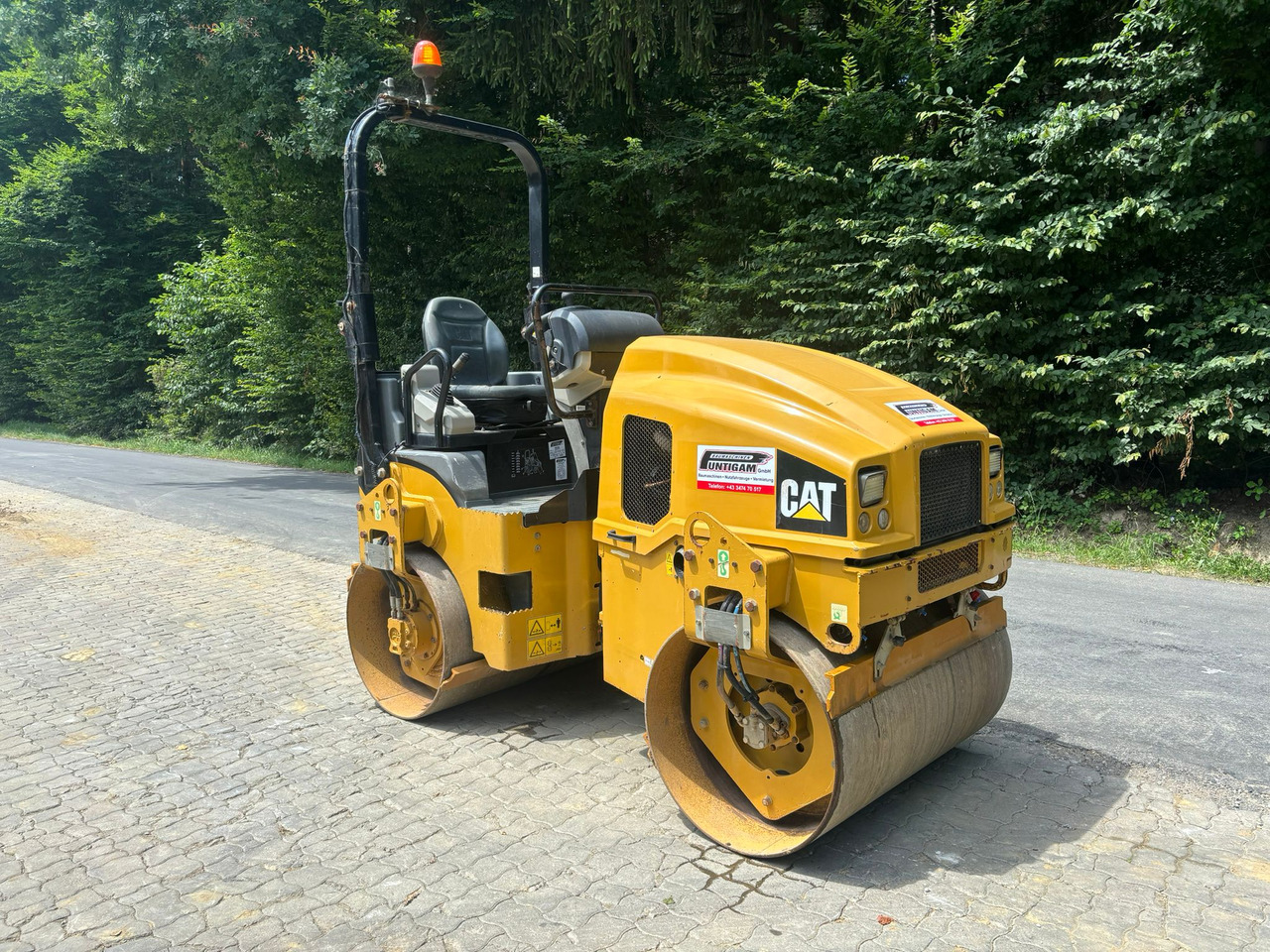 CATERPILLAR CB 4 B - Mini valjak: slika CATERPILLAR CB 4 B - Mini valjak CATERPILLAR CB 4 B - Mini valjak: slika CATERPILLAR CB 4 B - Mini valjak