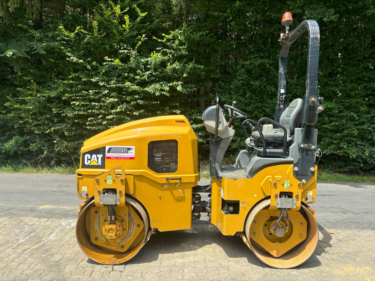 CATERPILLAR CB 4 B - Mini valjak: slika CATERPILLAR CB 4 B - Mini valjak CATERPILLAR CB 4 B - Mini valjak: slika CATERPILLAR CB 4 B - Mini valjak