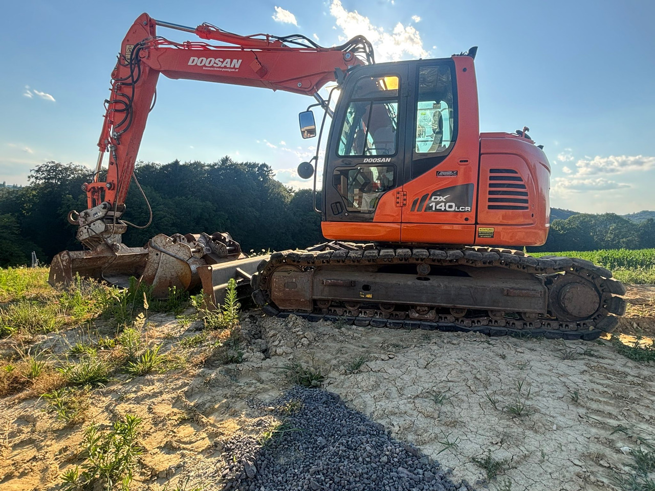 DOOSAN DX 140 LCR-3 - Bager gusjeničar: slika DOOSAN DX 140 LCR-3 - Bager gusjeničar DOOSAN DX 140 LCR-3 - Bager gusjeničar: slika DOOSAN DX 140 LCR-3 - Bager gusjeničar
