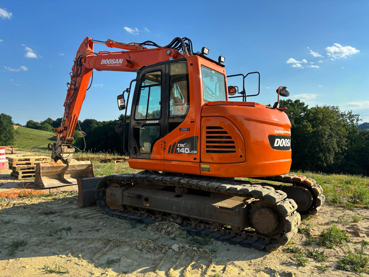 DOOSAN DX 140 LCR-3 - Bager gusjeničar: slika DOOSAN DX 140 LCR-3 - Bager gusjeničar DOOSAN DX 140 LCR-3 - Bager gusjeničar: slika DOOSAN DX 140 LCR-3 - Bager gusjeničar