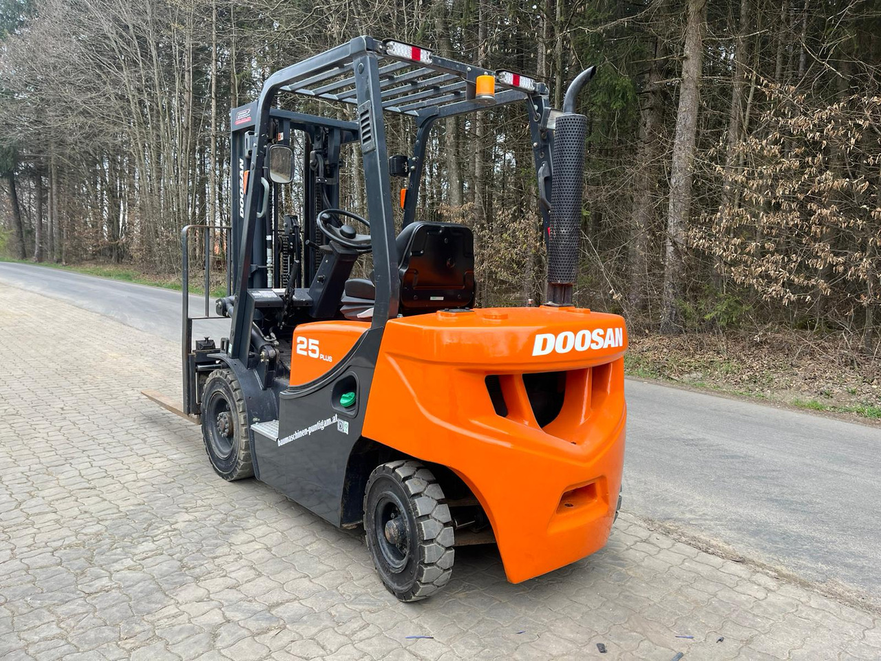 Doosan D 25 GP - Diesel viličar: slika Doosan D 25 GP - Diesel viličar Doosan D 25 GP - Diesel viličar: slika Doosan D 25 GP - Diesel viličar
