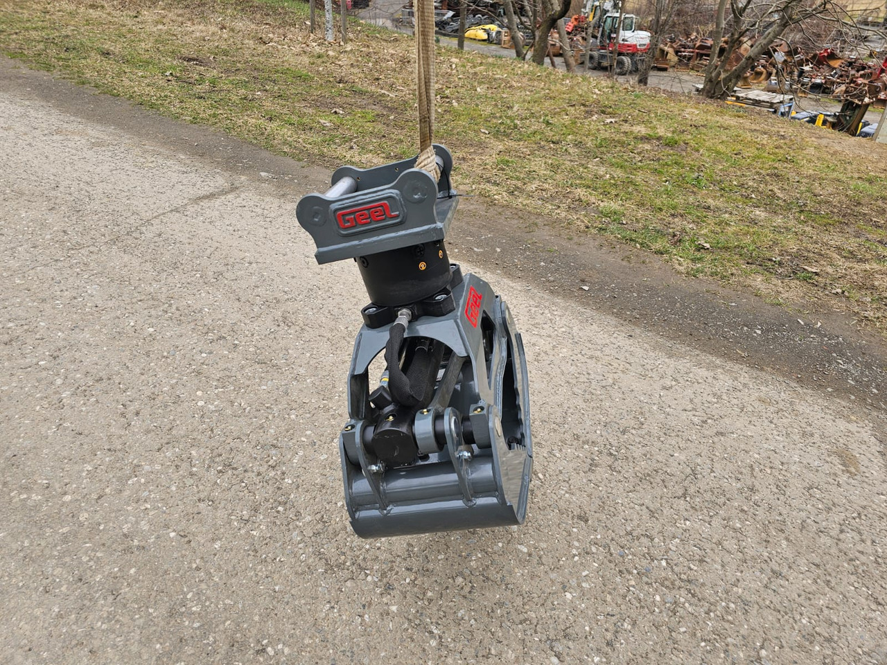 Geel UG02 - Grajfer za Mini bager: slika Geel UG02 - Grajfer za Mini bager Geel UG02 - Grajfer za Mini bager: slika Geel UG02 - Grajfer za Mini bager