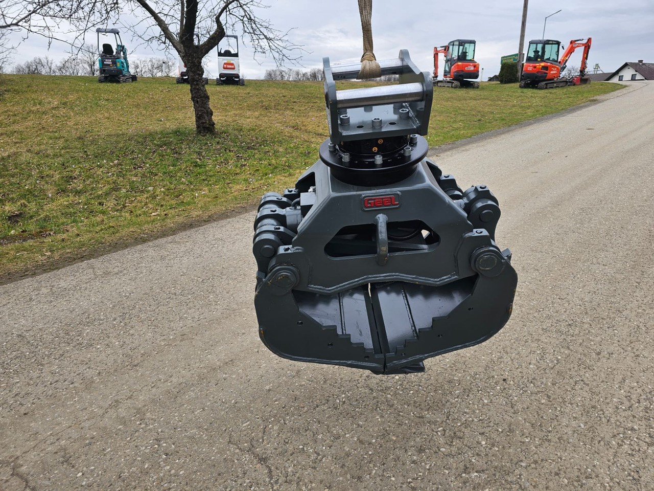 Geel UG08 - Grajfer za Bager: slika Geel UG08 - Grajfer za Bager Geel UG08 - Grajfer za Bager: slika Geel UG08 - Grajfer za Bager