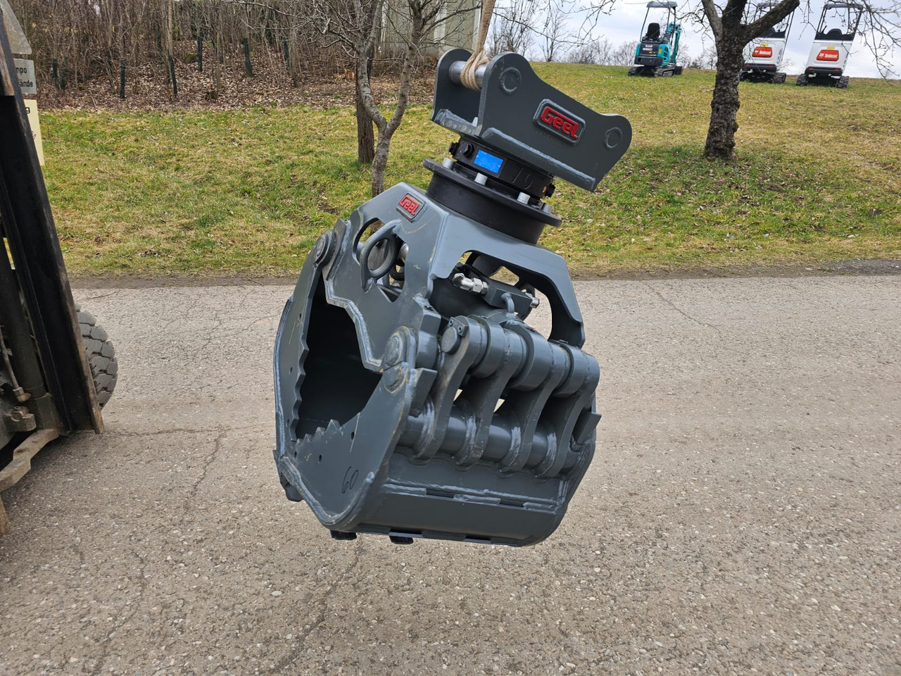 Geel UG08 - Grajfer za Bager: slika Geel UG08 - Grajfer za Bager Geel UG08 - Grajfer za Bager: slika Geel UG08 - Grajfer za Bager