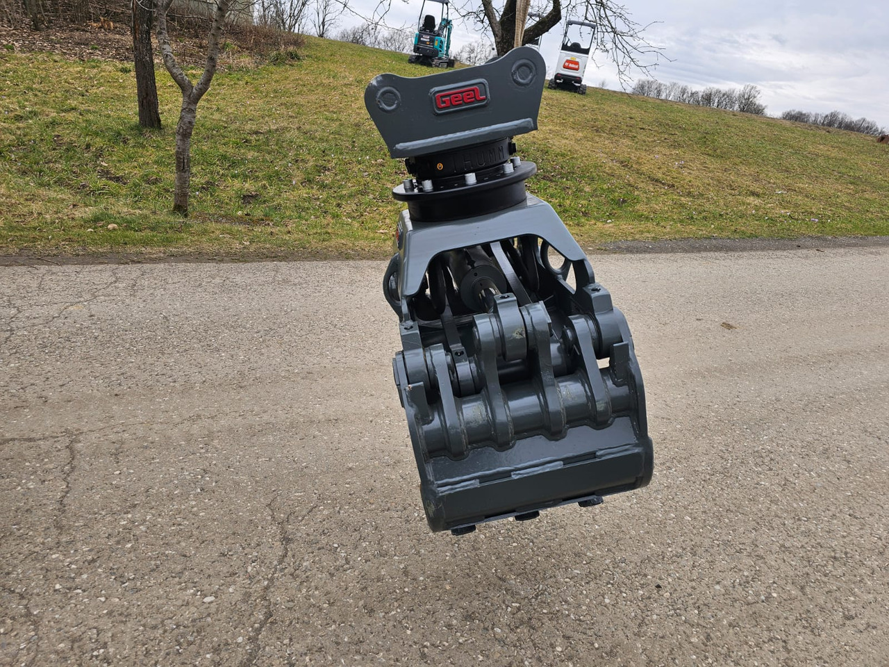 Geel UG08 - Grajfer za Bager: slika Geel UG08 - Grajfer za Bager Geel UG08 - Grajfer za Bager: slika Geel UG08 - Grajfer za Bager