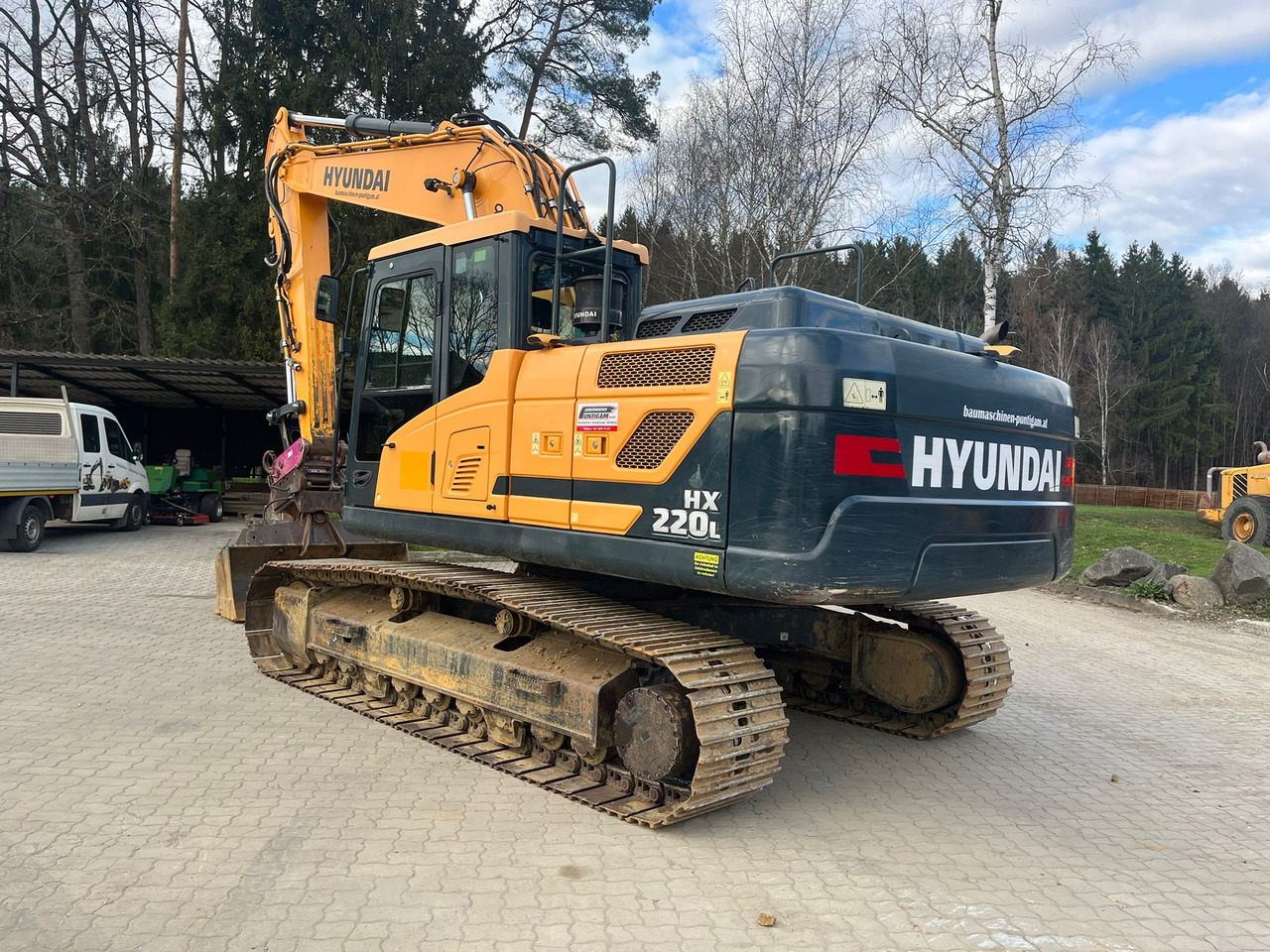 HYUNDAI HX 220 L - Bager gusjeničar: slika HYUNDAI HX 220 L - Bager gusjeničar HYUNDAI HX 220 L - Bager gusjeničar: slika HYUNDAI HX 220 L - Bager gusjeničar