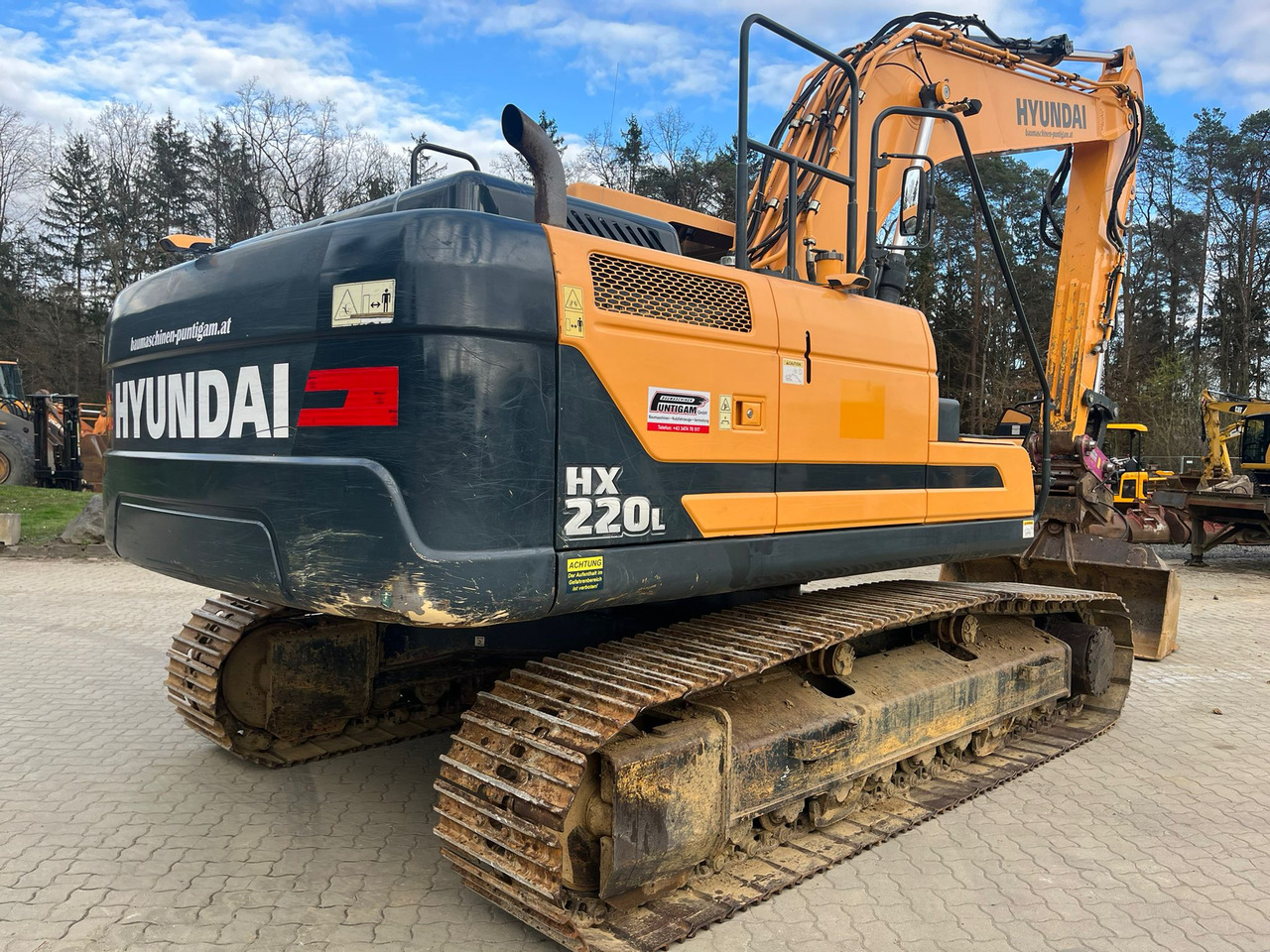 HYUNDAI HX 220 L - Bager gusjeničar: slika HYUNDAI HX 220 L - Bager gusjeničar HYUNDAI HX 220 L - Bager gusjeničar: slika HYUNDAI HX 220 L - Bager gusjeničar