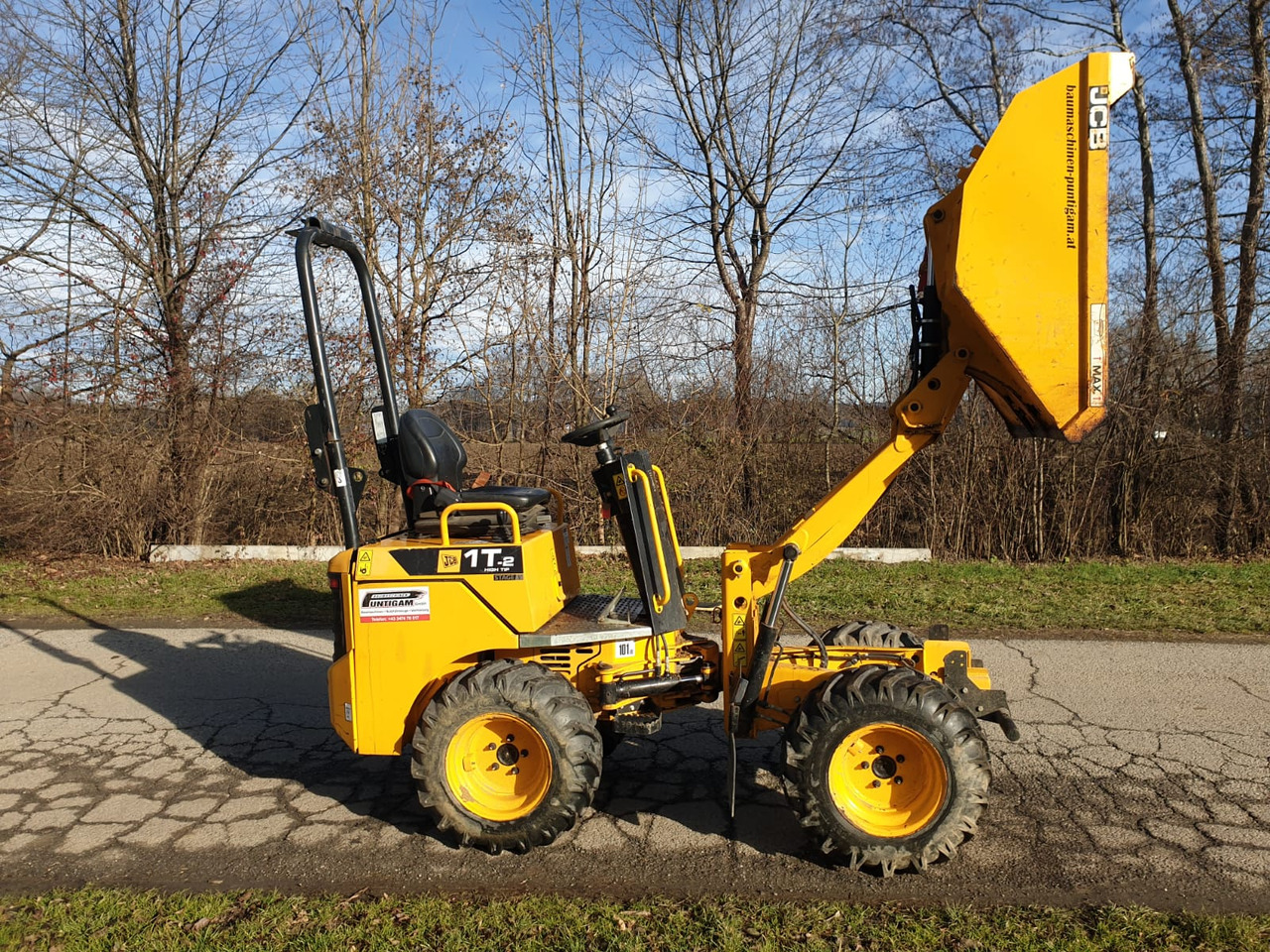 JCB 1T-2S5 - Mini istovarivač: slika JCB 1T-2S5 - Mini istovarivač JCB 1T-2S5 - Mini istovarivač: slika JCB 1T-2S5 - Mini istovarivač