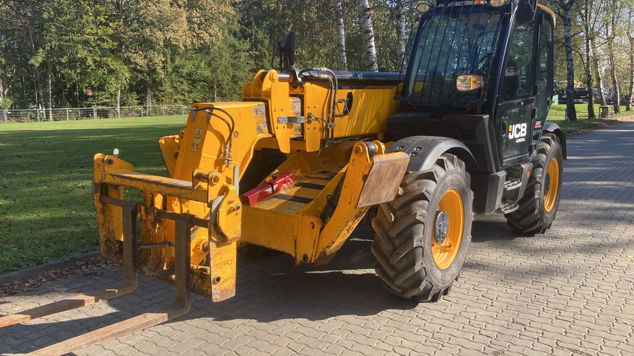 JCB 535V125 - Teleskopski rukovatelj: slika JCB 535V125 - Teleskopski rukovatelj JCB 535V125 - Teleskopski rukovatelj: slika JCB 535V125 - Teleskopski rukovatelj