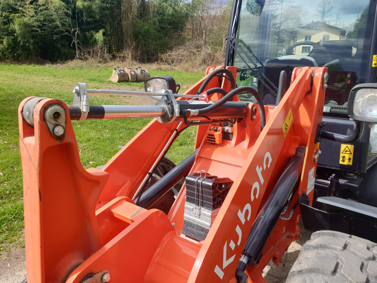 Zakup KUBOTA R 070 KUBOTA R 070: slika Zakup KUBOTA R 070 KUBOTA R 070