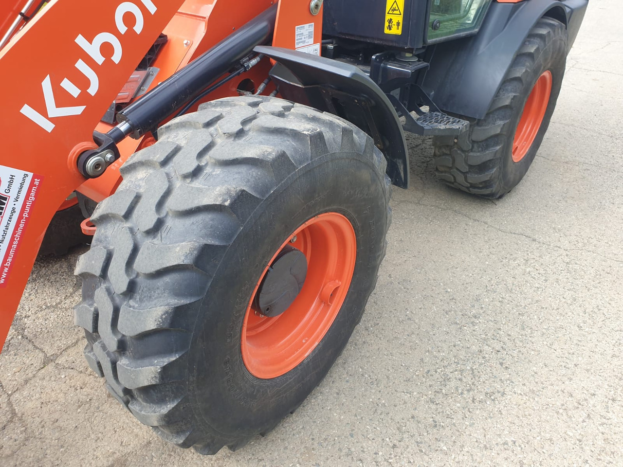 Zakup KUBOTA R 070 KUBOTA R 070: slika Zakup KUBOTA R 070 KUBOTA R 070