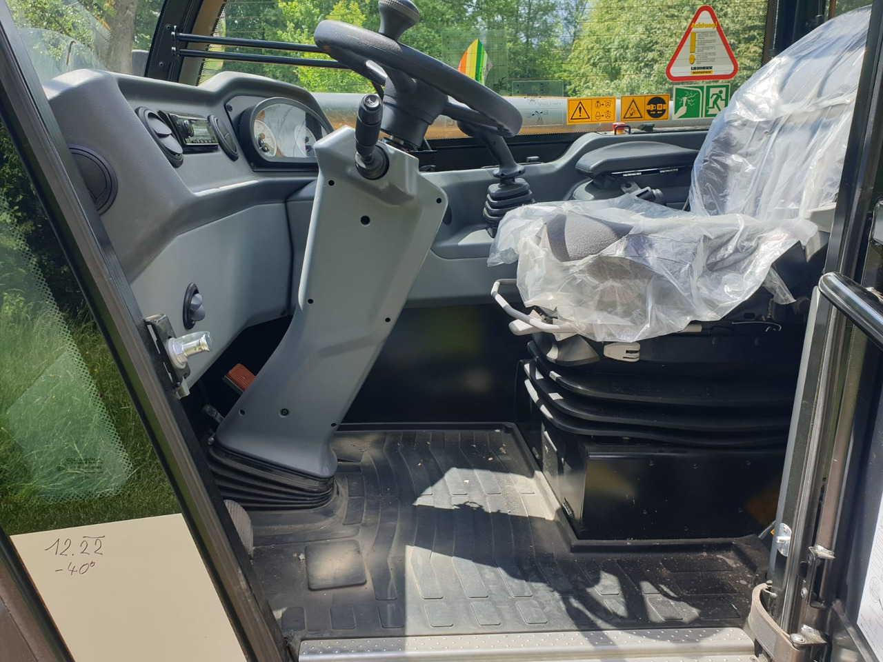 Teleskopski rukovatelj LIEBHERR T 33-10: slika Teleskopski rukovatelj LIEBHERR T 33-10