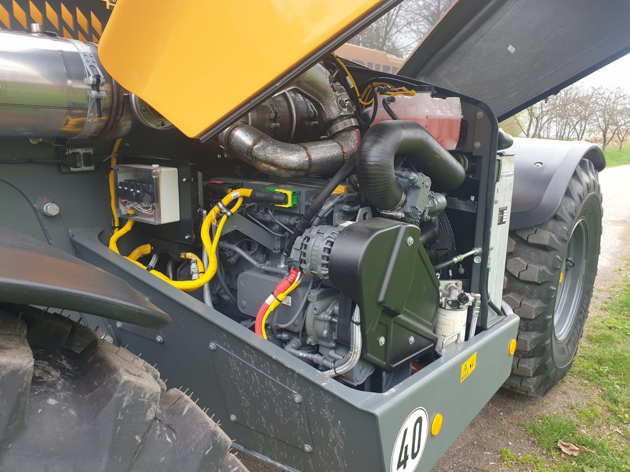 Teleskopski rukovatelj LIEBHERR T 60-9s: slika Teleskopski rukovatelj LIEBHERR T 60-9s Teleskopski rukovatelj LIEBHERR T 60-9s: slika Teleskopski rukovatelj LIEBHERR T 60-9s