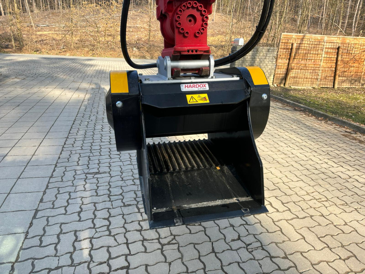 MB Crusher C 50 S4 - Korpa za Mini bager: slika MB Crusher C 50 S4 - Korpa za Mini bager MB Crusher C 50 S4 - Korpa za Mini bager: slika MB Crusher C 50 S4 - Korpa za Mini bager