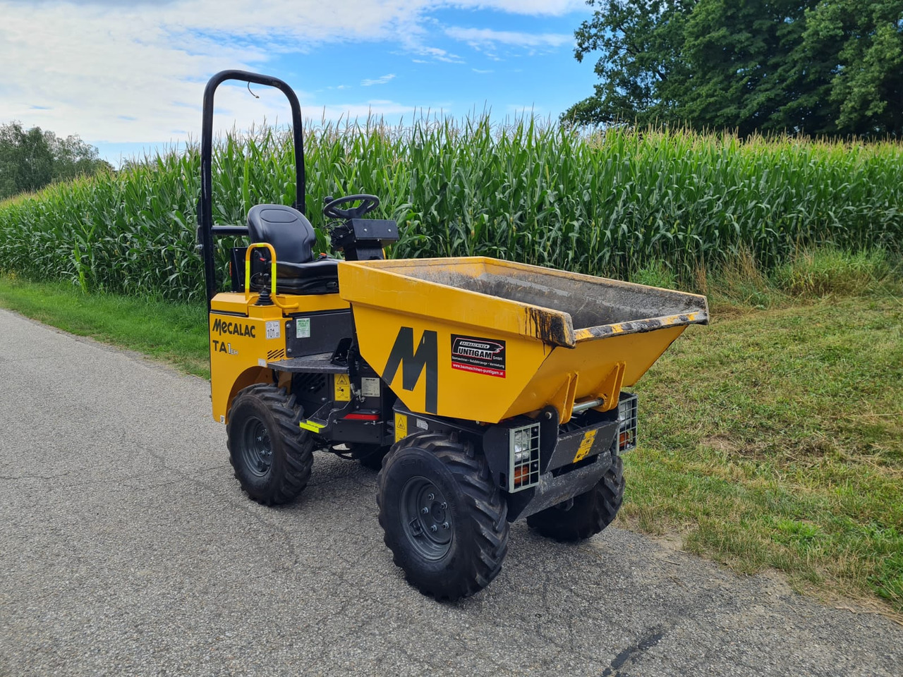 MECALAC TA 1 eh - Mini istovarivač: slika MECALAC TA 1 eh - Mini istovarivač MECALAC TA 1 eh - Mini istovarivač: slika MECALAC TA 1 eh - Mini istovarivač