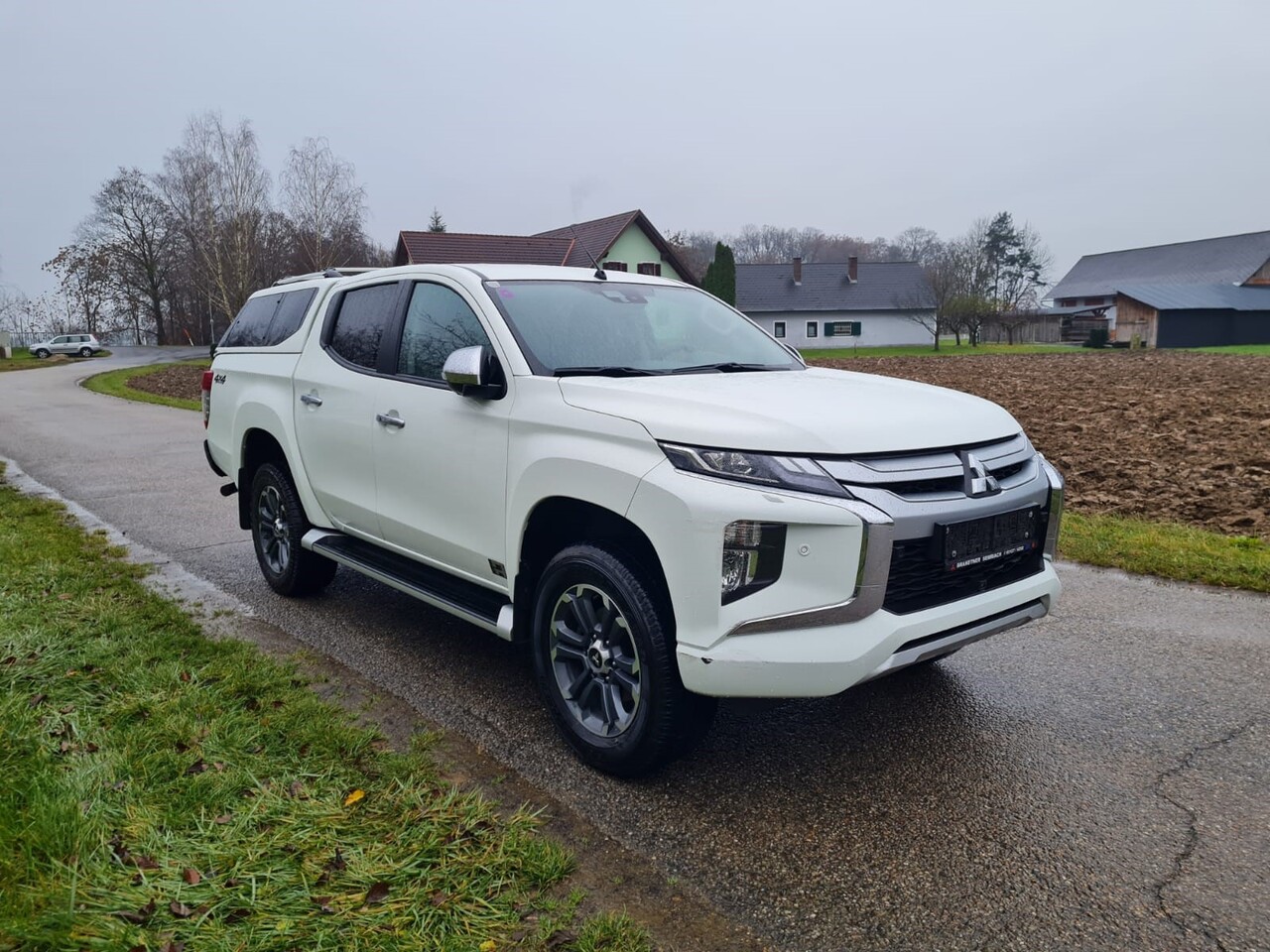 Mitsubishi L 200 - Pick-up: slika Mitsubishi L 200 - Pick-up Mitsubishi L 200 - Pick-up: slika Mitsubishi L 200 - Pick-up