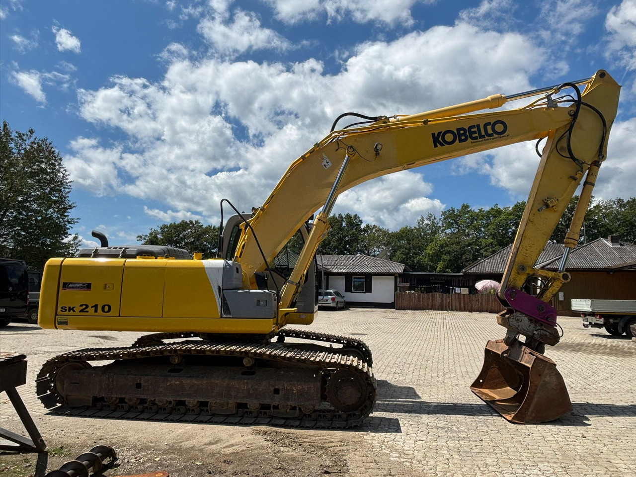 NEW HOLLAND Kobelco E 215 B - Bager gusjeničar: slika NEW HOLLAND Kobelco E 215 B - Bager gusjeničar NEW HOLLAND Kobelco E 215 B - Bager gusjeničar: slika NEW HOLLAND Kobelco E 215 B - Bager gusjeničar