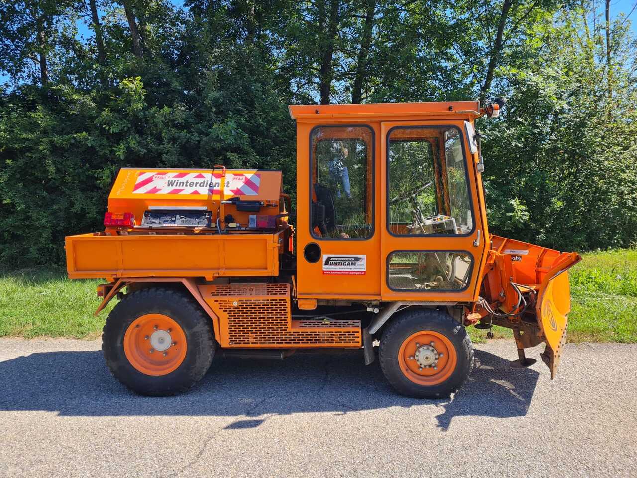 Boschung Pony DP 40 AK - Namjenska/ Posebna vozila: slika Boschung Pony DP 40 AK - Namjenska/ Posebna vozila Boschung Pony DP 40 AK - Namjenska/ Posebna vozila: slika Boschung Pony DP 40 AK - Namjenska/ Posebna vozila