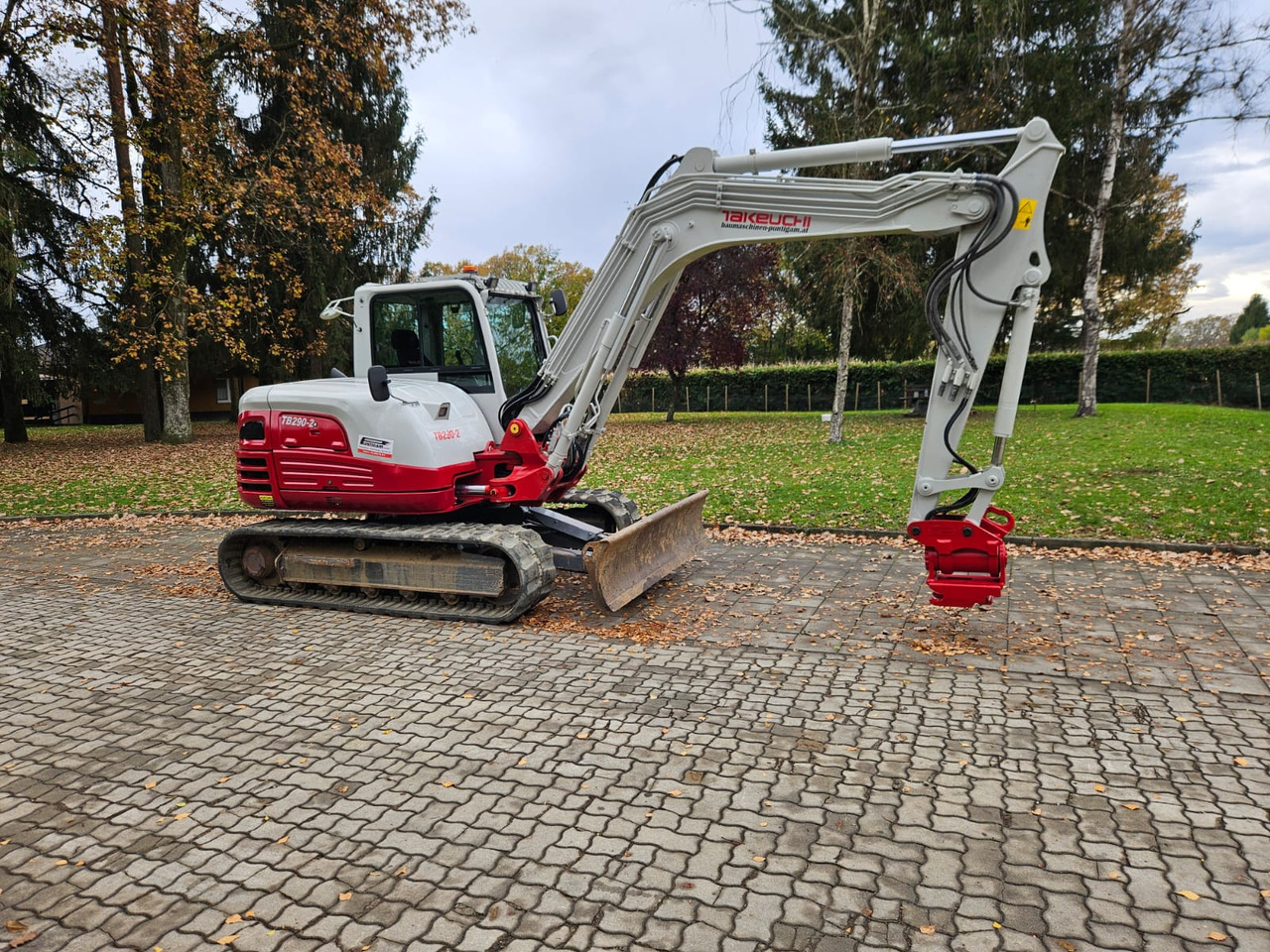 TAKEUCHI TB 290-2 - Mini bager: slika TAKEUCHI TB 290-2 - Mini bager TAKEUCHI TB 290-2 - Mini bager: slika TAKEUCHI TB 290-2 - Mini bager