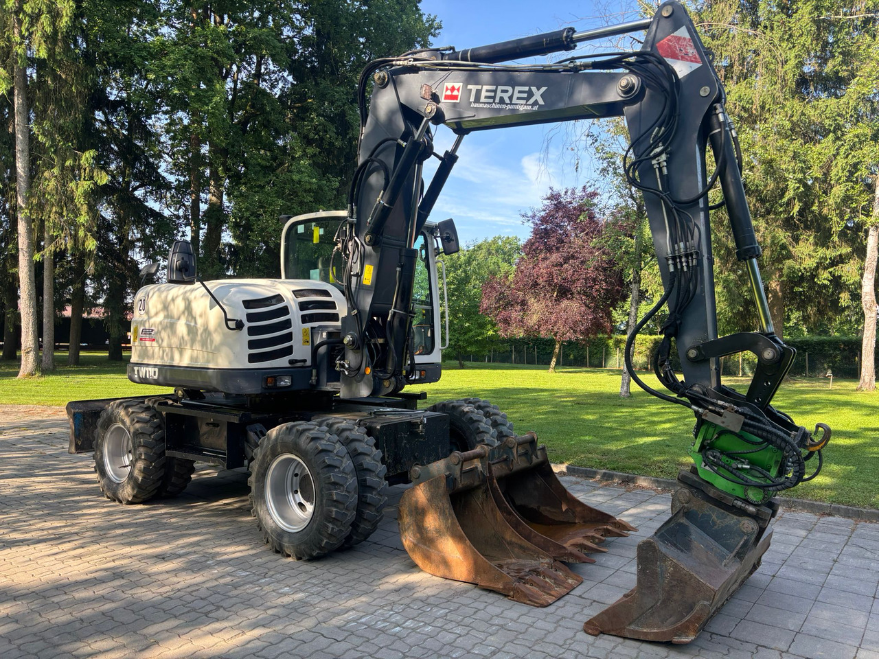 TEREX TW 110 - Istovarivač: slika TEREX TW 110 - Istovarivač TEREX TW 110 - Istovarivač: slika TEREX TW 110 - Istovarivač