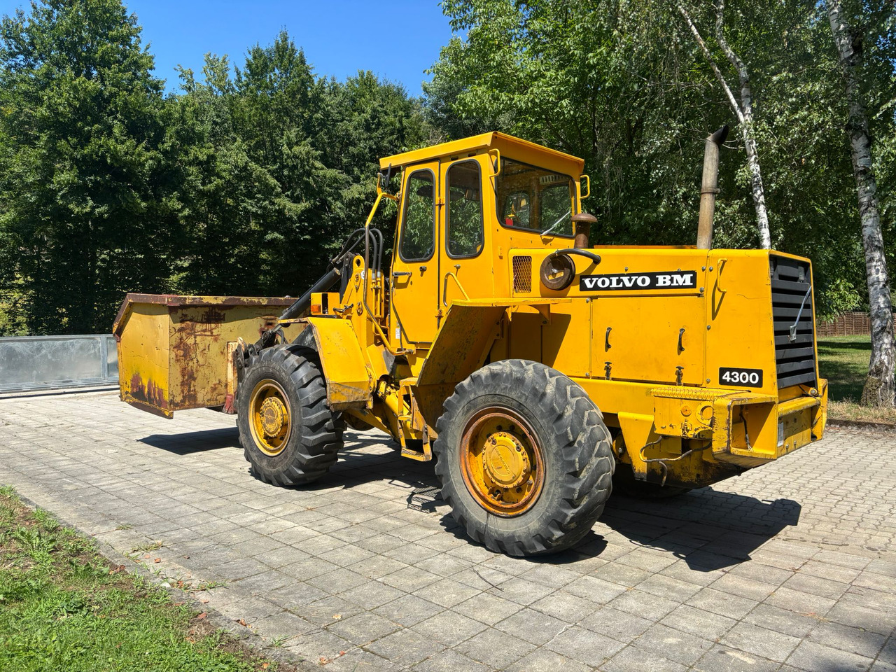 VOLVO BM 4300 - Utovarivač na kotačima: slika VOLVO BM 4300 - Utovarivač na kotačima VOLVO BM 4300 - Utovarivač na kotačima: slika VOLVO BM 4300 - Utovarivač na kotačima